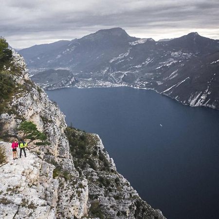 Appartamento Peler13 Con Balcone E Parcheggio Riva del Garda Eksteriør billede