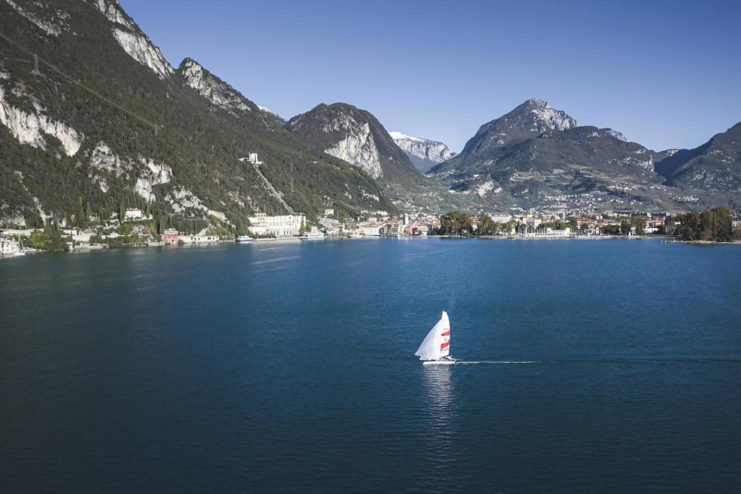 Appartamento Peler13 Con Balcone E Parcheggio Riva del Garda Eksteriør billede