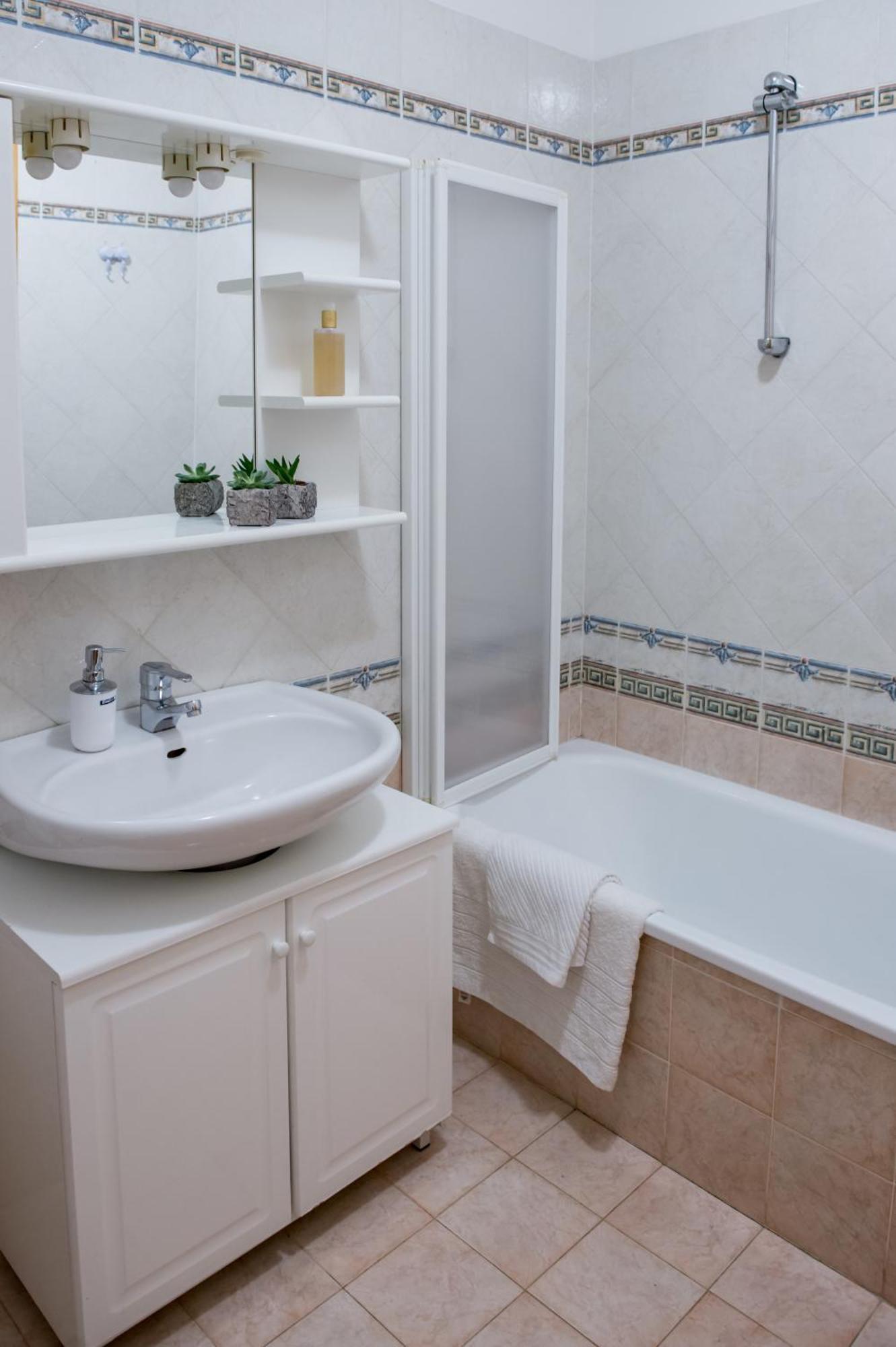 Appartamento Peler13 Con Balcone E Parcheggio Riva del Garda Eksteriør billede